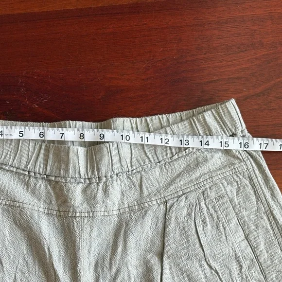 Women's Gray Capris - Picture 8 of 9